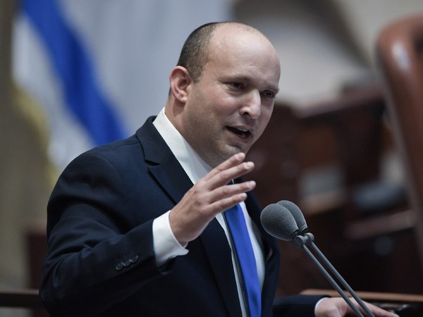 Premierminister Naftali Bennett bei der Vereididungszeremonie in der Knesset